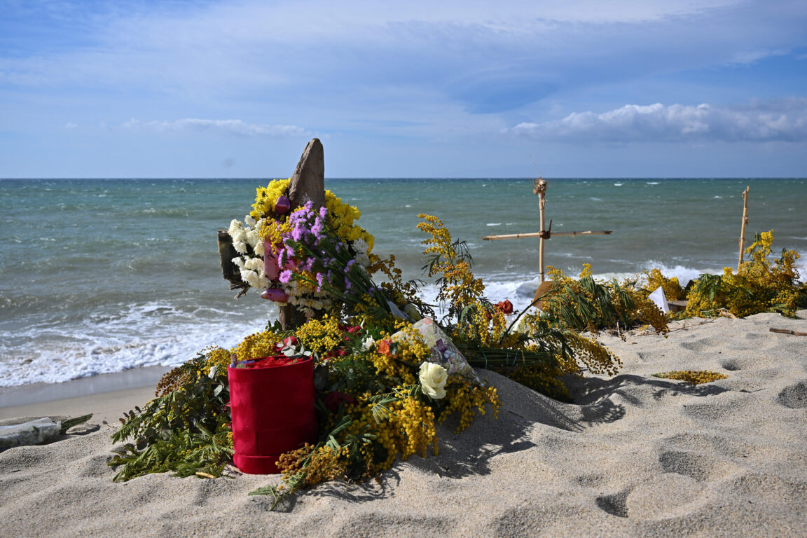 Nonna Nicolina ha offerto loculi della propria tomba di famiglia ai migranti vittime del naufragio dello Steccato di Cutro, Mattarella la premia